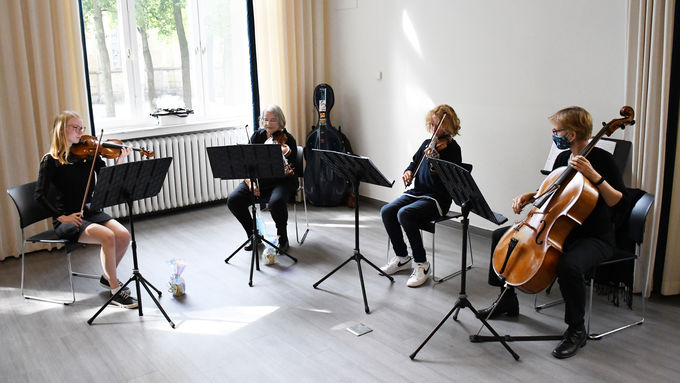 Für den musikalischen Rahmen der Jubiläumsfeier sorgte das Streichquartett der Gesamtschule Münster-Mitte.
