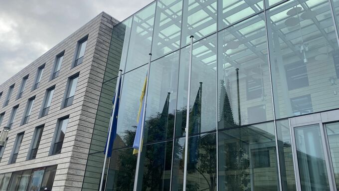 Israelische Flagge vor der  Bezirksregierung Münster gestohlen und zerrissen