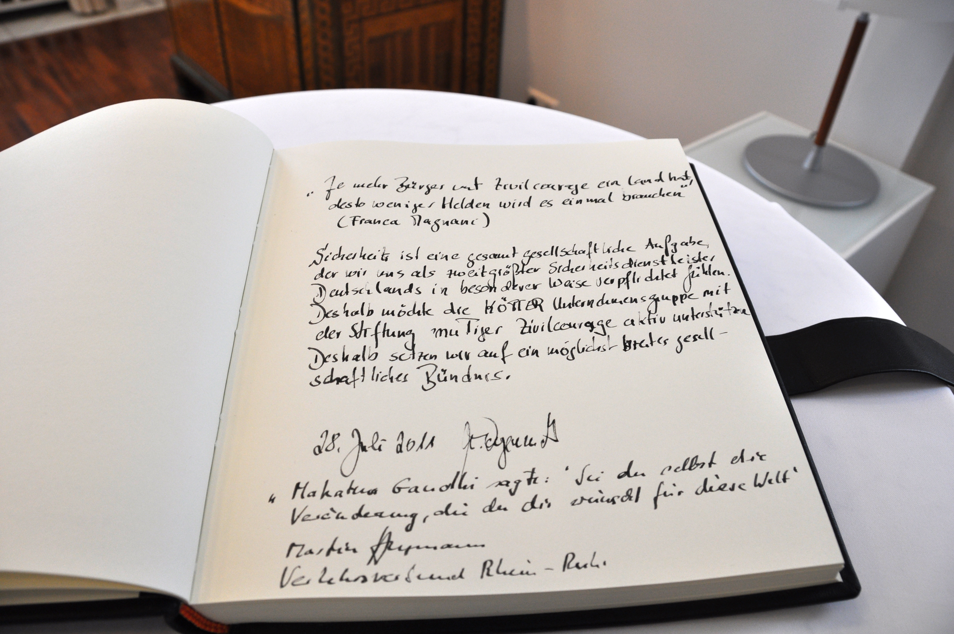 Das Stiftungsbuch der Bezirksregierung Münster