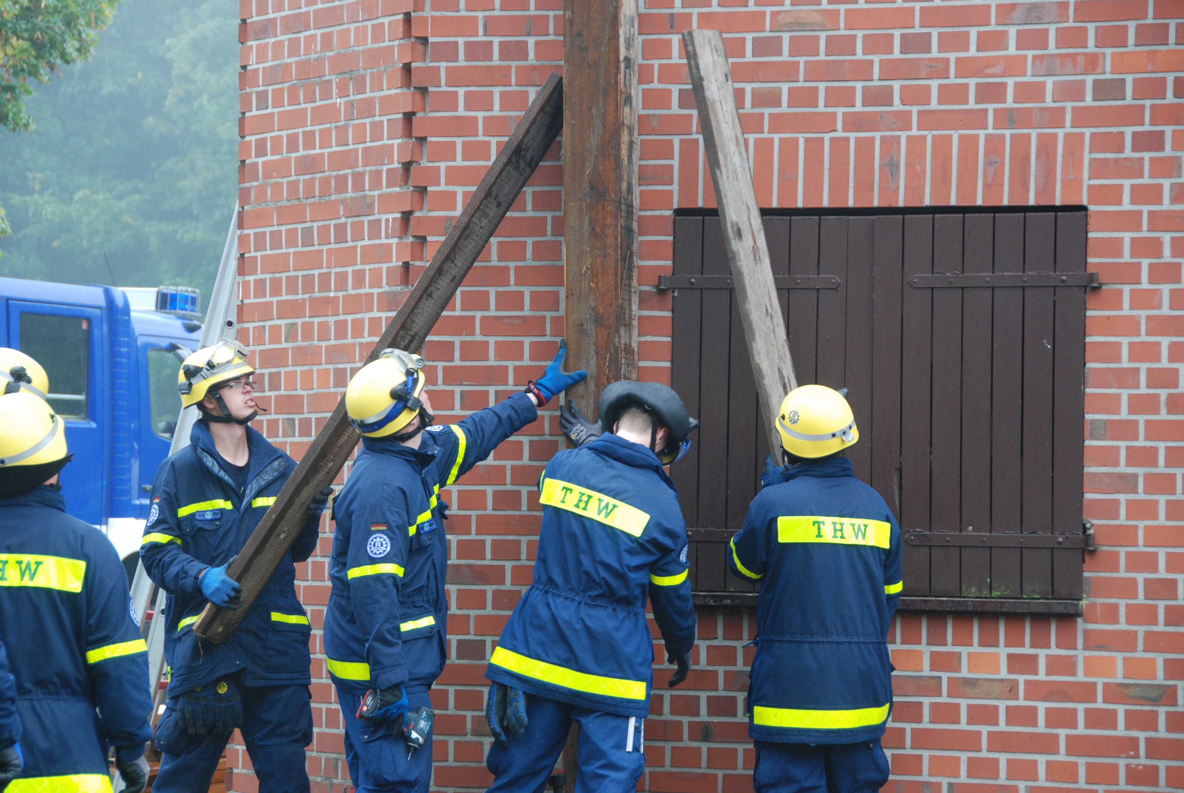 Einsatzkräfte bei der Krisenübung "Spürsinn" im Jahr 2013.