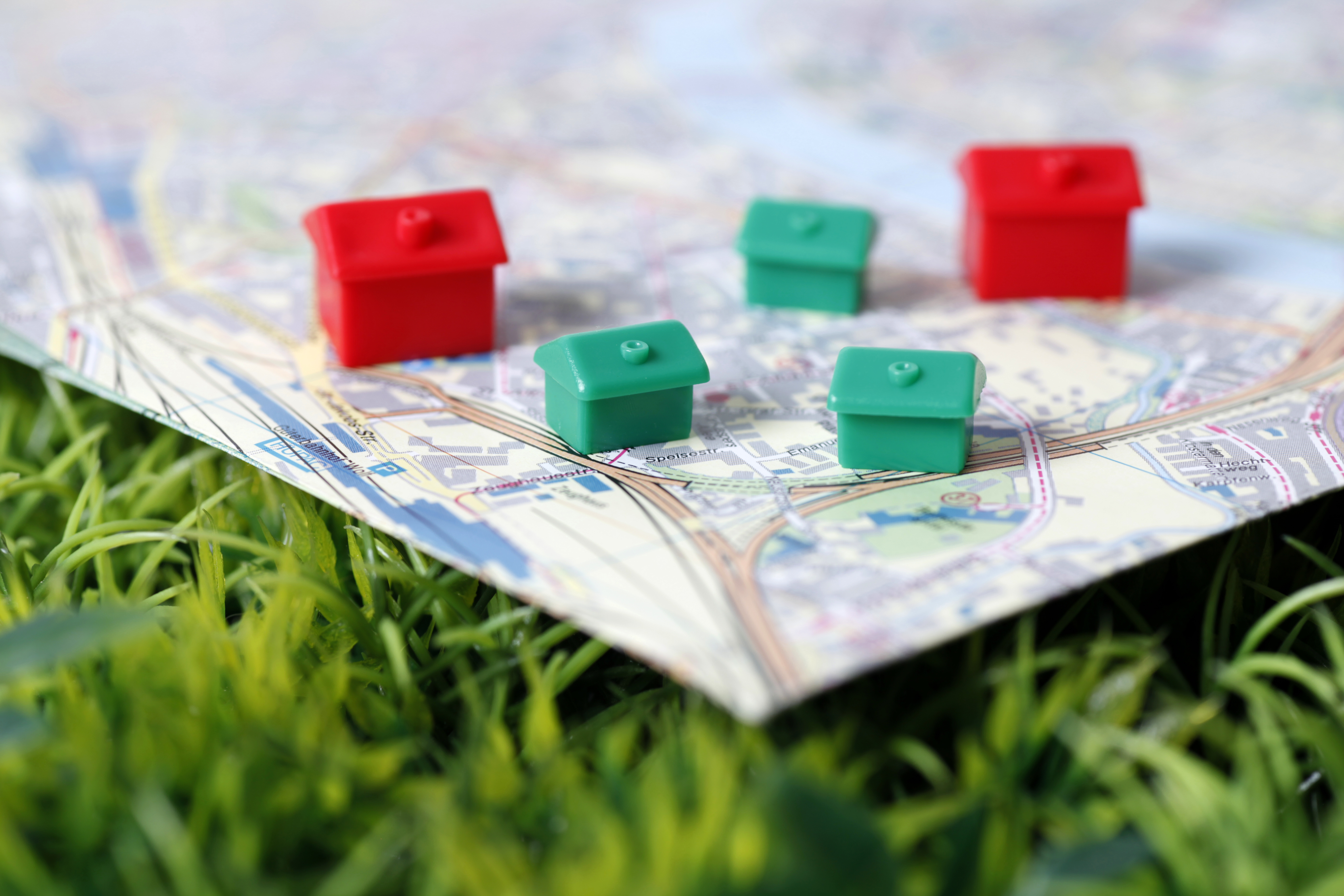 Planungskarte mit kleinen Modellhäusern