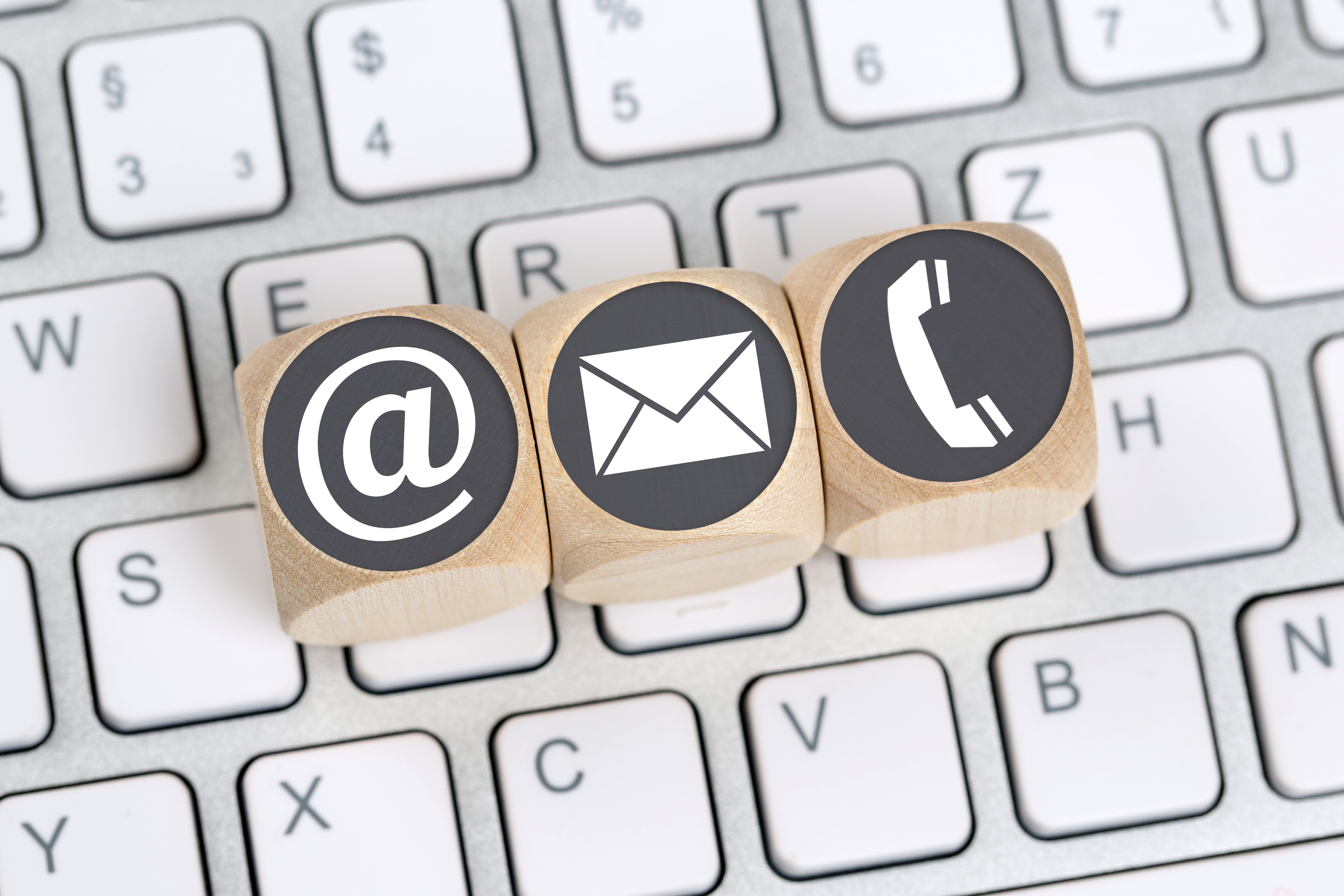 Würfel auf einer Tastatur