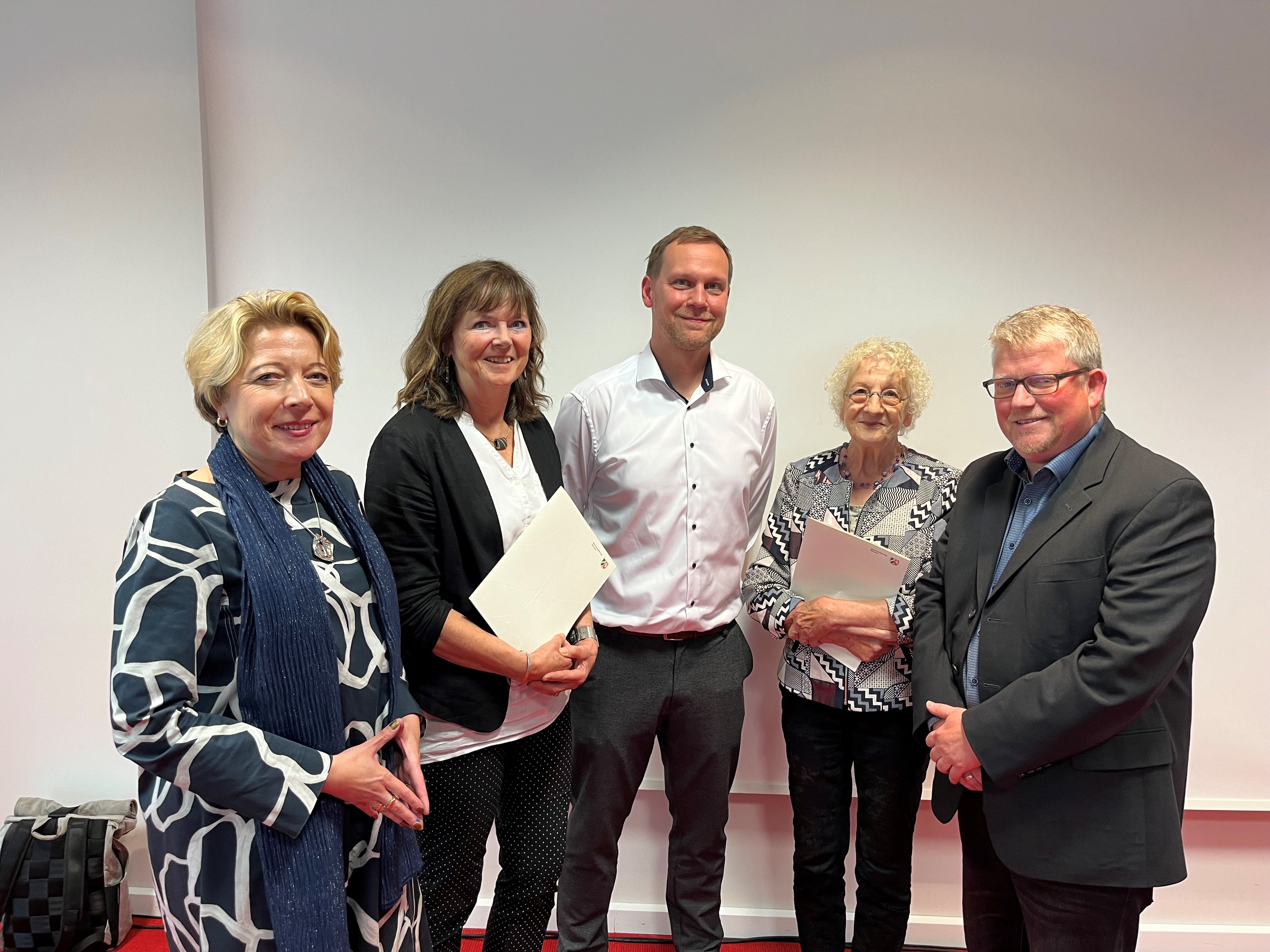 Ein Gruppenbild mit 5 Personen