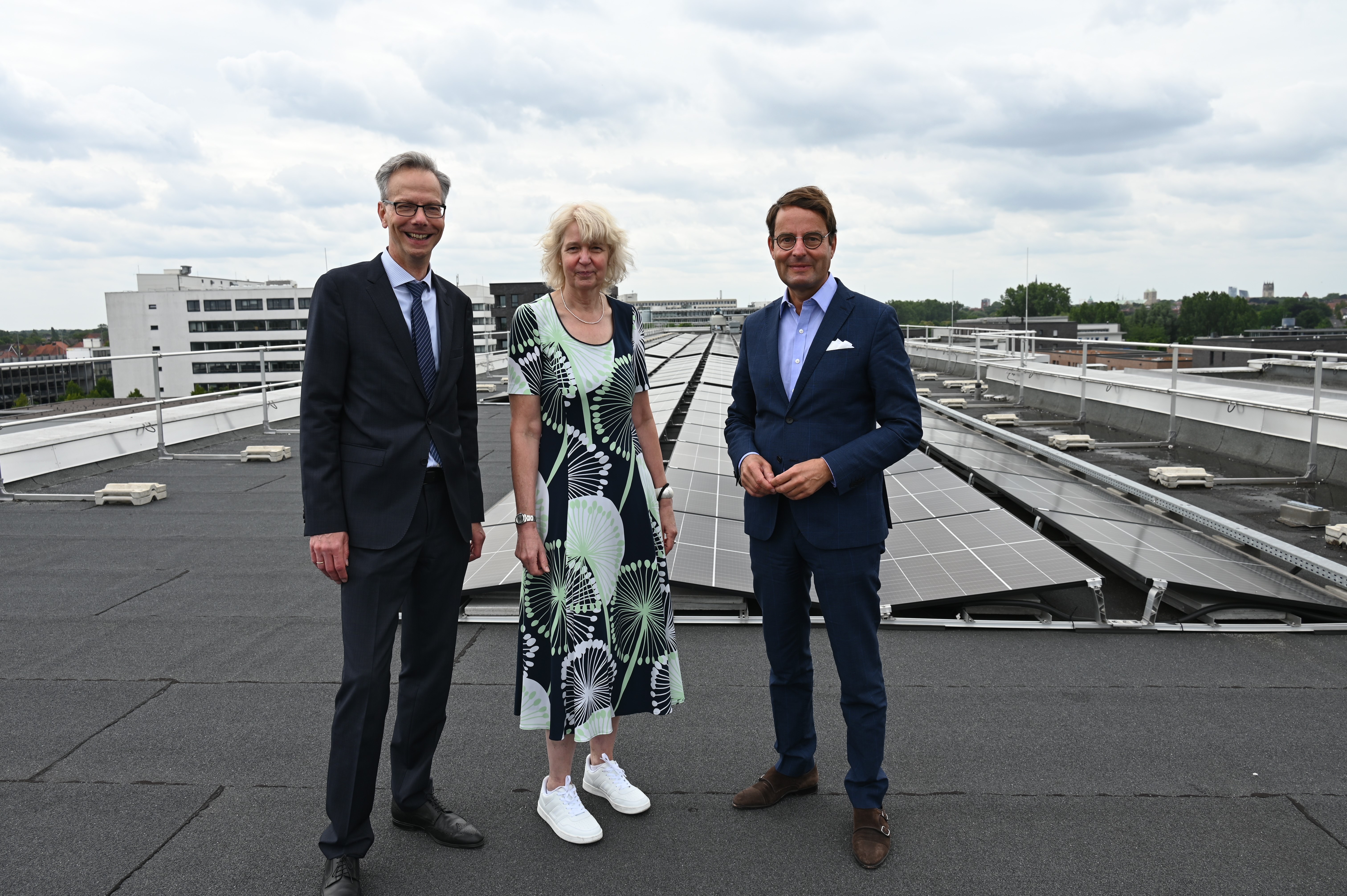 Besichtigung der Photovoltaik-Anlage auf dem Dienstgebäude der Bezirksregierung Münster