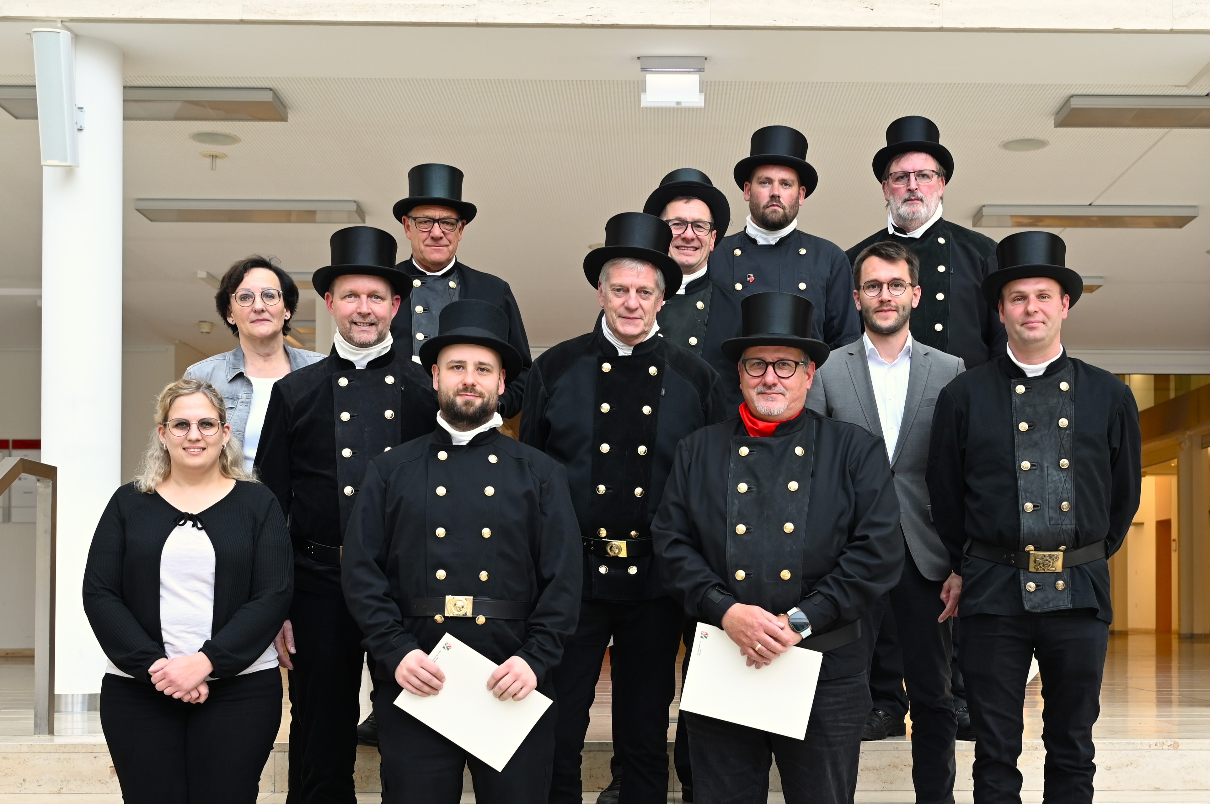 Schornsteinfeger_Gruppenfoto_17_10_original.jpg