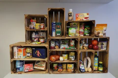 Tipps des Kompetenzzentrums Humanitäre Hilfe zu „Ernährung & Pflege in Krisensituationen“. 