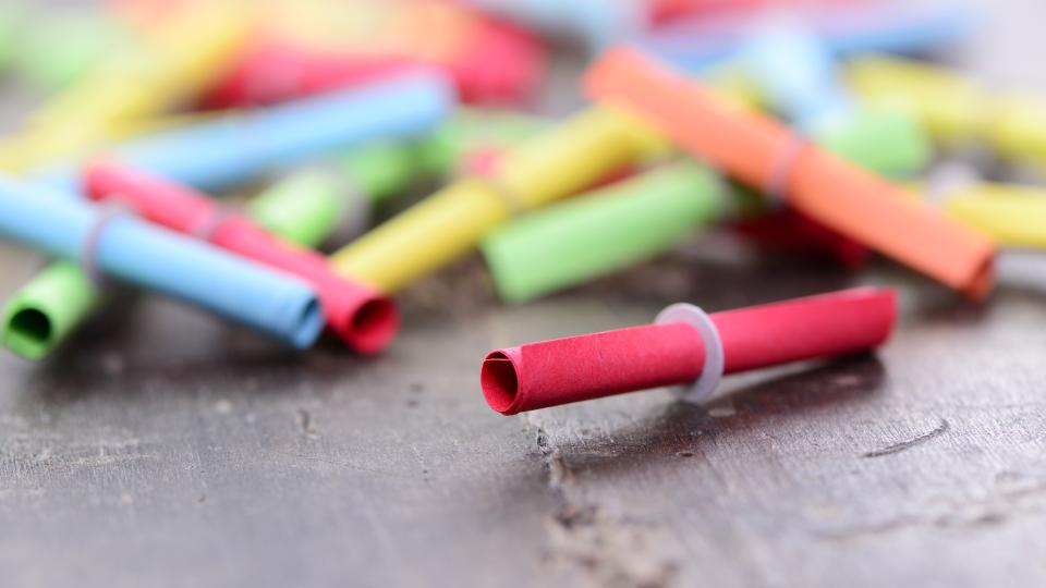 Eine Symbolbild mit Losen