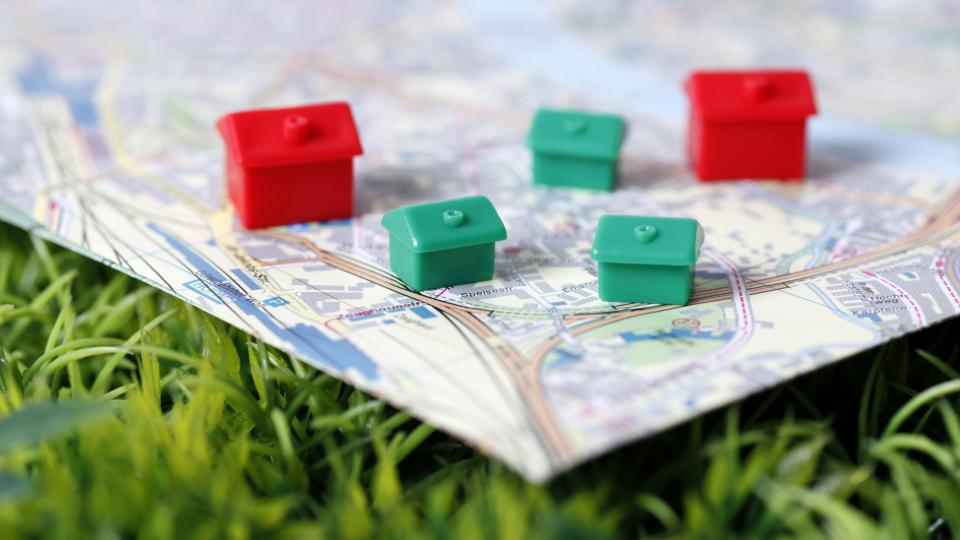 Planungskarte mit kleinen Modellhäusern