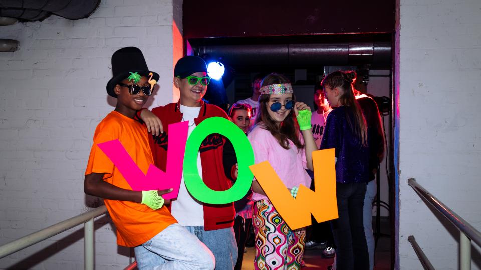 Jugendliche in einer Partysituation