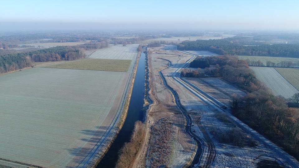 Übersicht über die Maßnahme entgegen der Fließrichtung, wenige Tage vor dem Durchstich. 