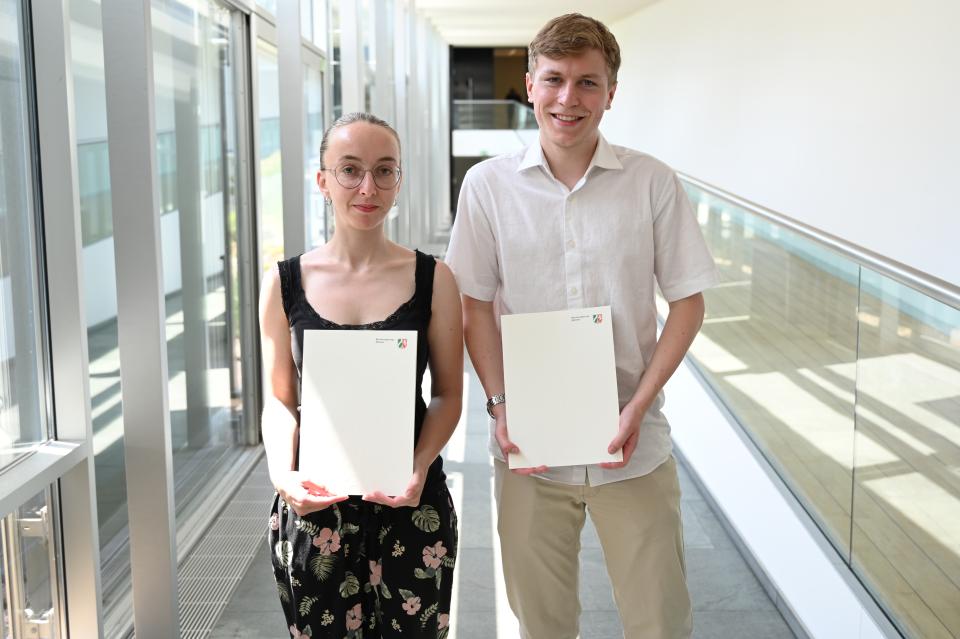  Aus dem Kreis Borken haben ihre Prüfung zur Geomatikerin und zum Geomatiker bestanden: Antonia Mücke und Lars Roßmüller.