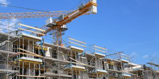 Ein Wohngebäude im Bau