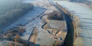 Übersicht über die Baumaßnahme Emsaue Sassenberg/Warendorf ein paar Tage vor dem Durchstich ab dem die Ems ihr neu gestaltetes Bett durchströmen wird. 