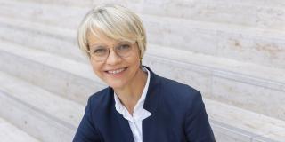 Foto der Ministerin für Schule und Bildung des Landes Nordrhein-Westfalen Dorothee Feller.