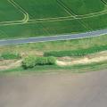 Flugdrohnenaufnahme von Acker und Feld